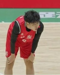 【人物】三大球赛场的明星 张博源引领中国篮球未来