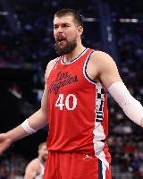 里程碑！祖巴茨快船生涯篮板数超史文-奈特 升至队史第6位